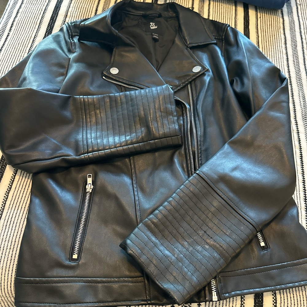 Chic Black Faux Leather Moto Jacket